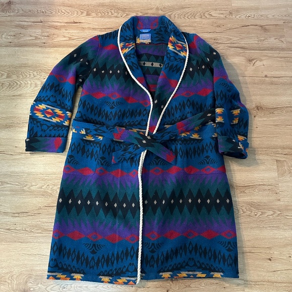 Pendleton Wool Robe Pendleton | Intimates & Sleepwear | Vintage 98s Pendleton 100 Wool ...
